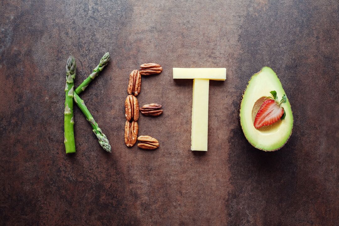 Keto-dieten är en ökning av fett och protein mot bakgrund av en kraftig minskning av kolhydrater. 